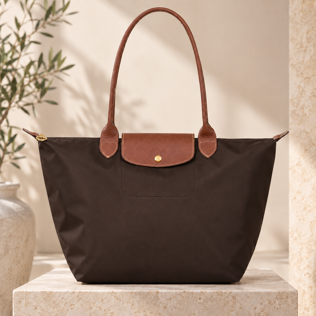 Grande Tote, Έβενος