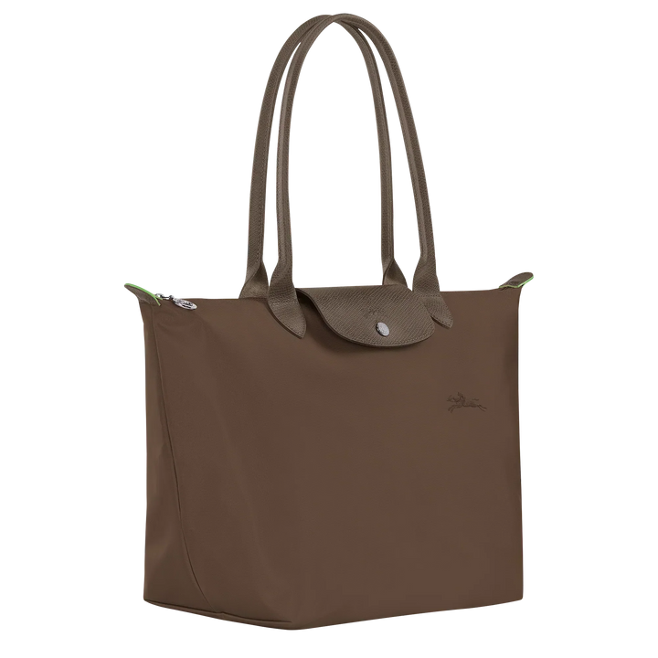 Grande Tote, Γη