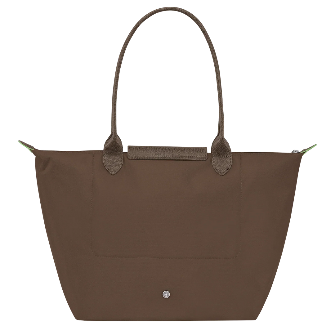 Grande Tote, Γη