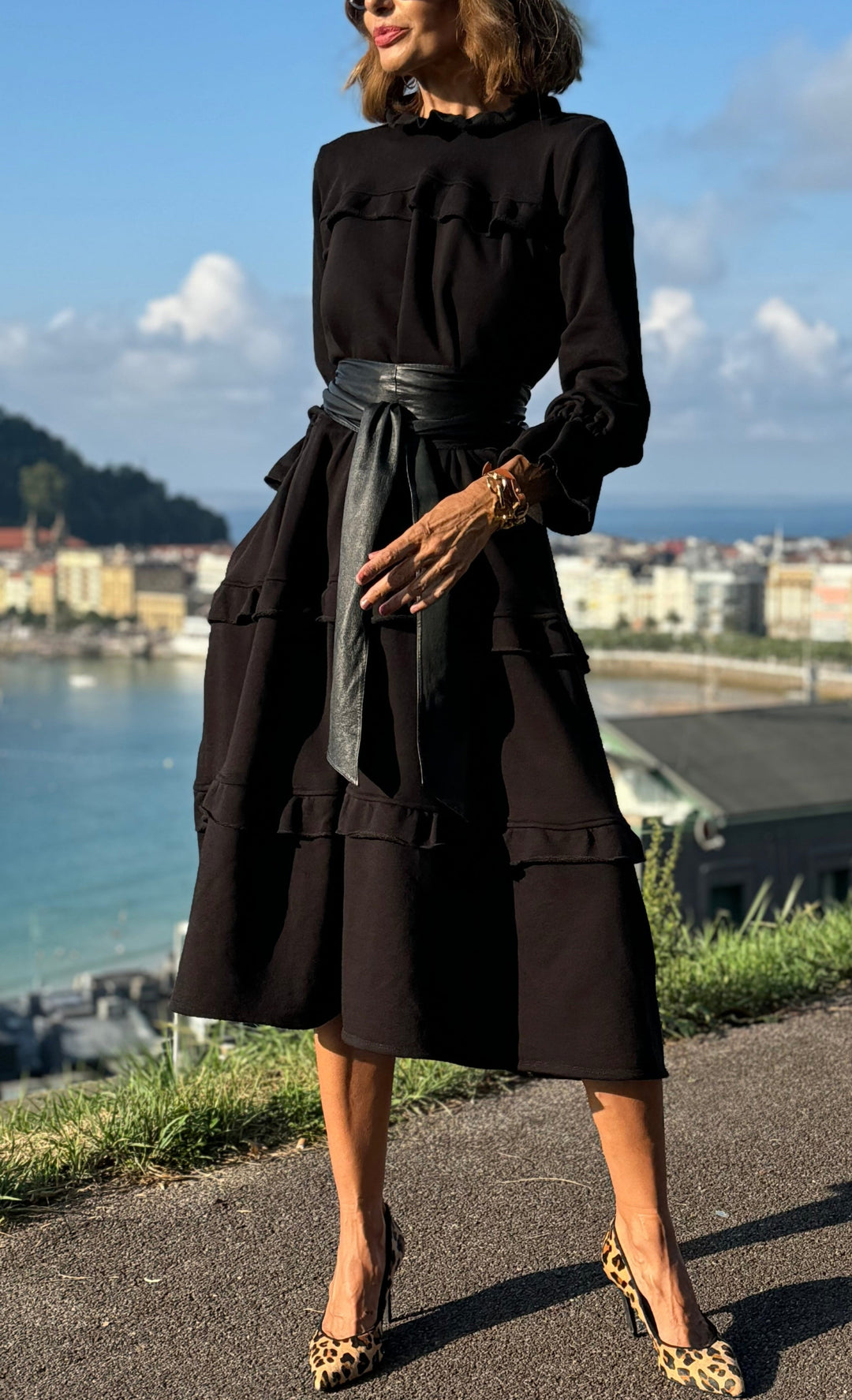 Jada Φόρεμα Φούτερ με Βολάν και Casual-Chic Σιλουέτα