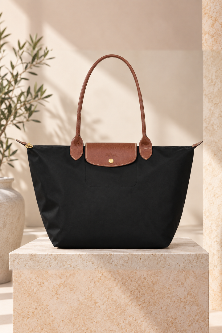 Grande Tote, Μαύρο